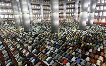 صلاة الجمعة والسعي إلى ذكر الله